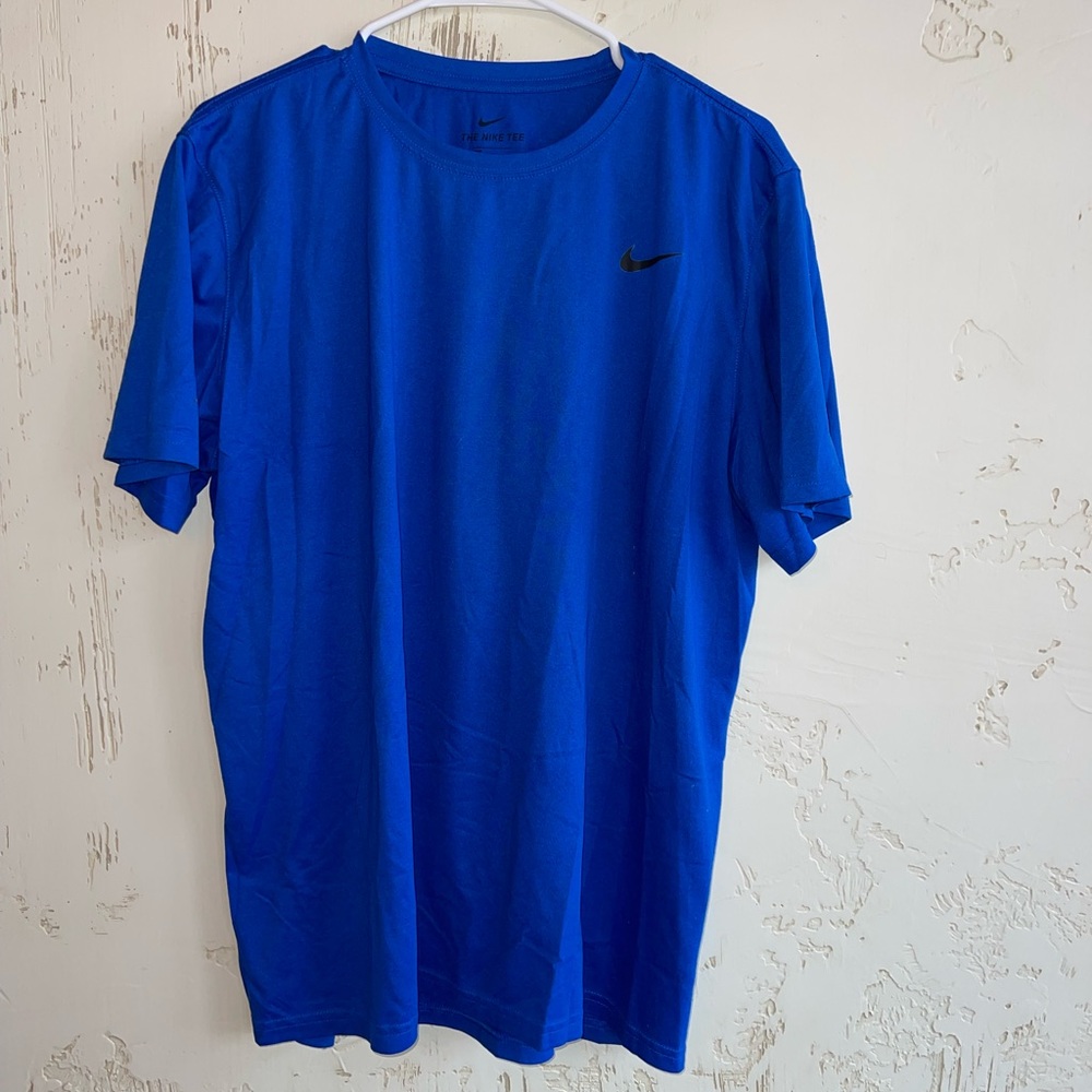 Men’s Blue Nike T-Shirt. Size XL.